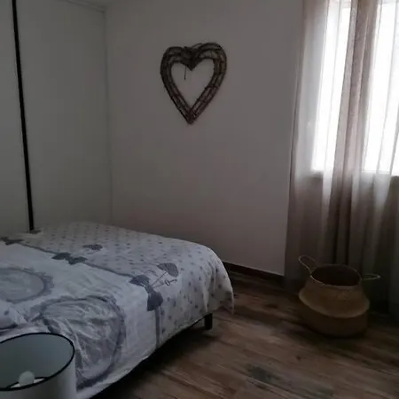 公寓 La Maison Conviviale A 圣希尼扬